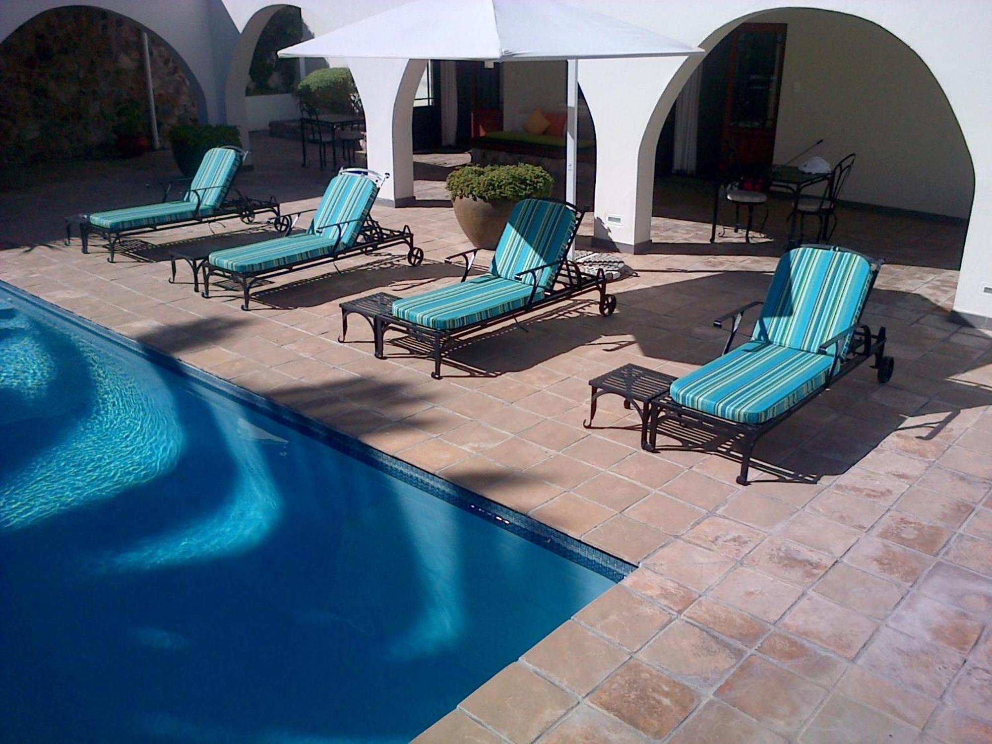 Nautilus Guest House Херманус Екстериор снимка