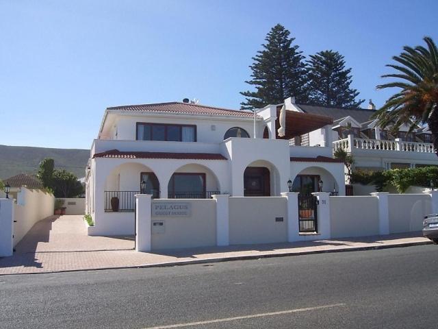 Nautilus Guest House Херманус Екстериор снимка