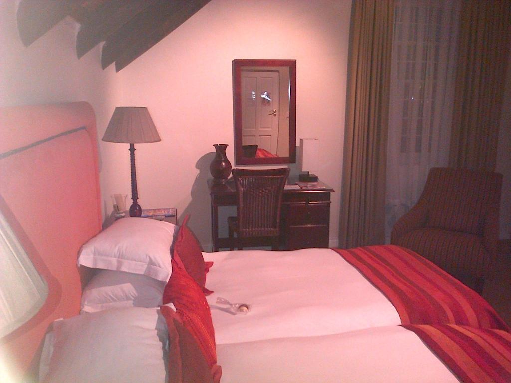 Nautilus Guest House Херманус Екстериор снимка