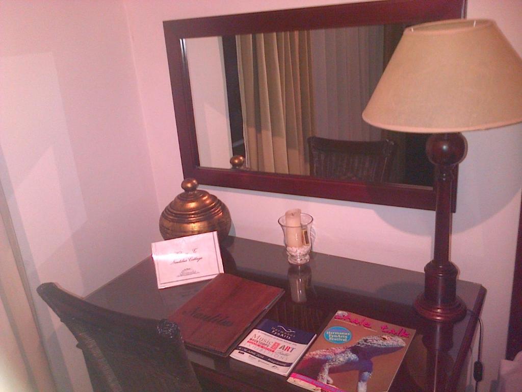 Nautilus Guest House Херманус Екстериор снимка